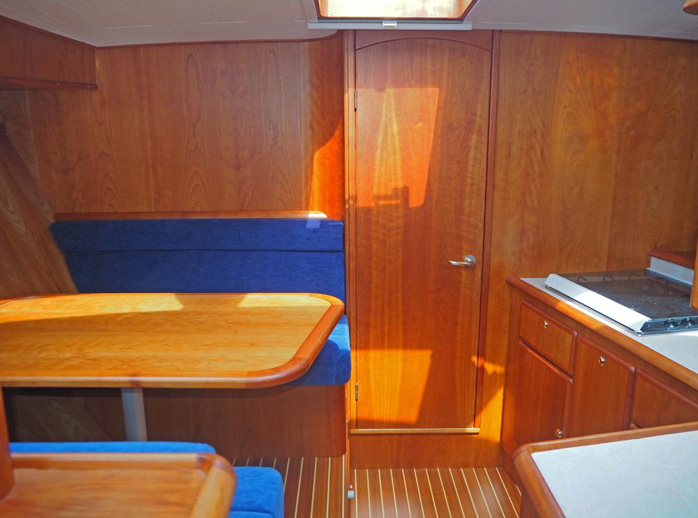 Cabin en avant, H&eacute;bergements